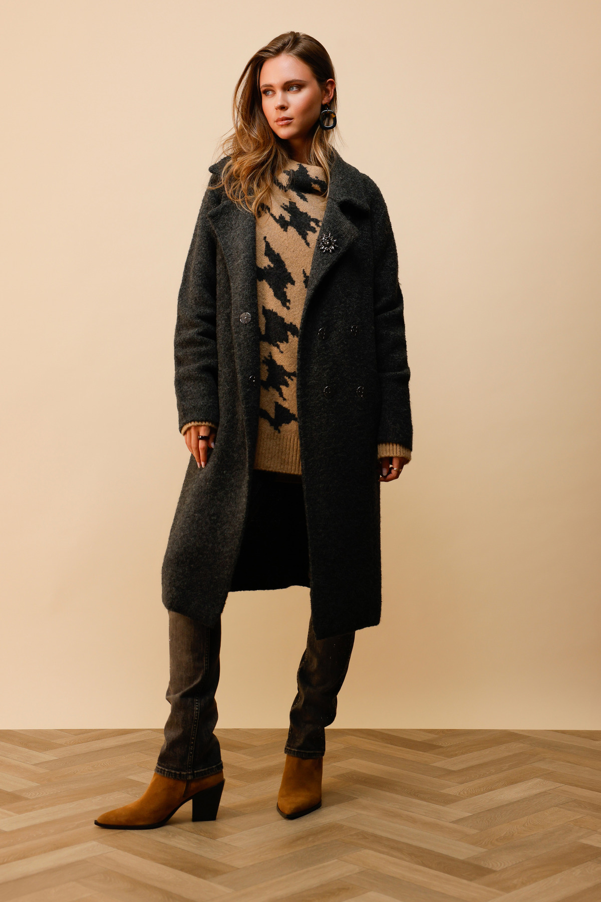 809595_560_Front_ModelShooting_1200 copy.jpg